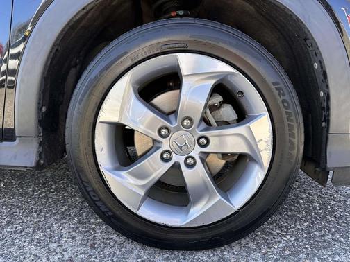 Crystal Black Pearl 2022 Honda HR-V LX