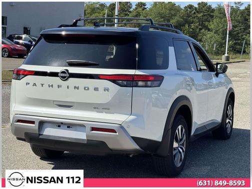 2023 Nissan Pathfinder SL