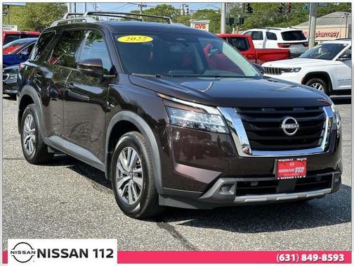 2022 Nissan Pathfinder SL