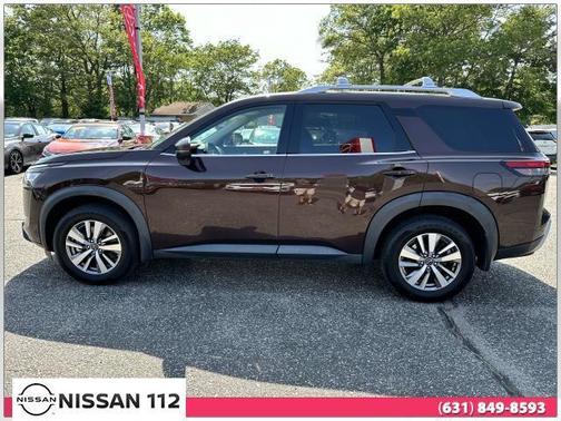 2022 Nissan Pathfinder SL