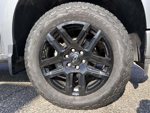 Sterling Grey Metallic 2024 Chevrolet Silverado 1500 Custom