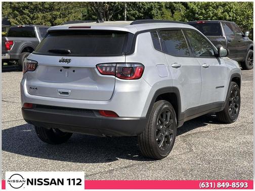 Silver Zynith Metallic Clearcoat 2025 Jeep Compass Latitude