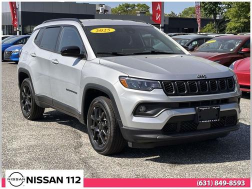 Silver Zynith Metallic Clearcoat 2025 Jeep Compass Latitude