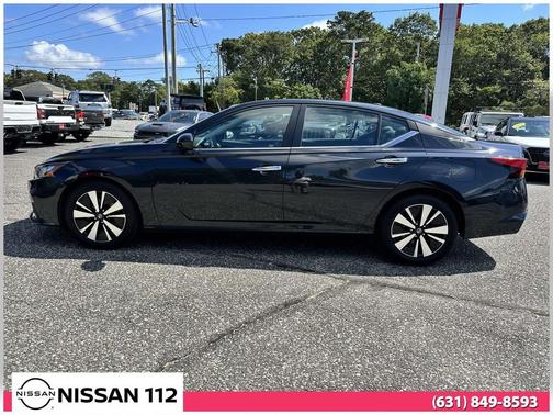 2022 Nissan Altima 2.5 SV