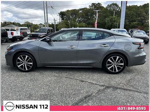 2023 Nissan Maxima SV