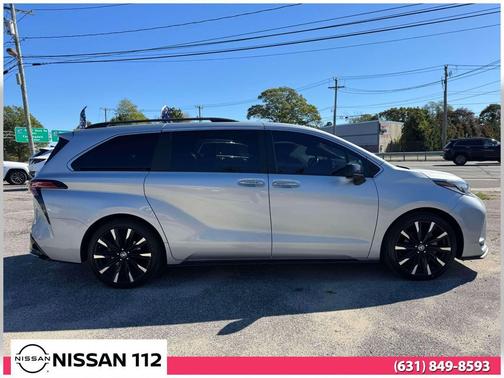 2022 Toyota Sienna XSE 7 Passenger