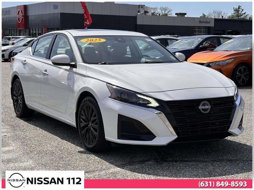 2025 Nissan Altima SV FWD