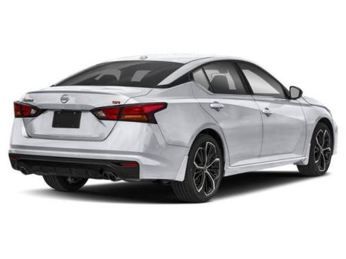 Sky 2026 Nissan Altima SR FWD