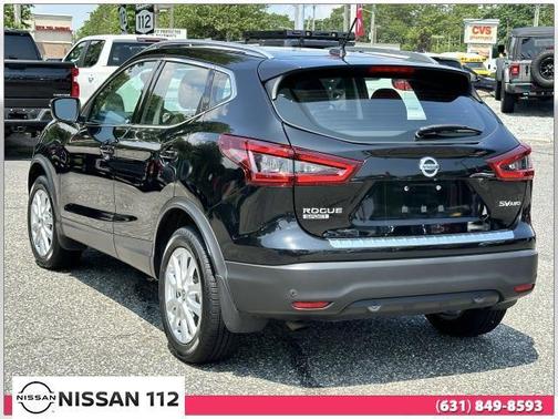 2022 Nissan Rogue Sport SV