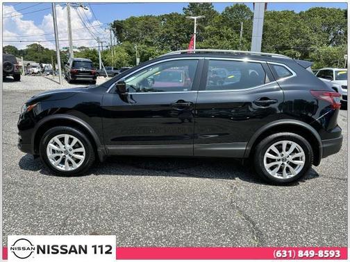2022 Nissan Rogue Sport SV
