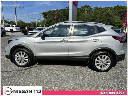 2022 Nissan Rogue Sport SV