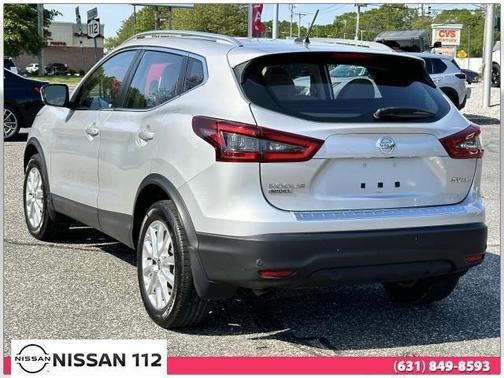 2022 Nissan Rogue Sport SV