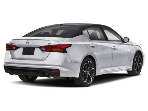 Sky 2026 Nissan Altima SR FWD