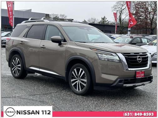 2023 Nissan Pathfinder Platinum