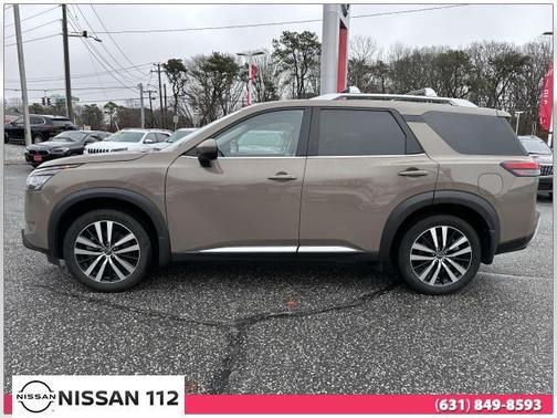 2023 Nissan Pathfinder Platinum