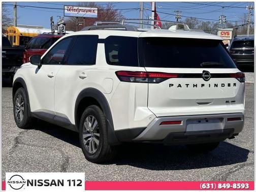 2022 Nissan Pathfinder SL