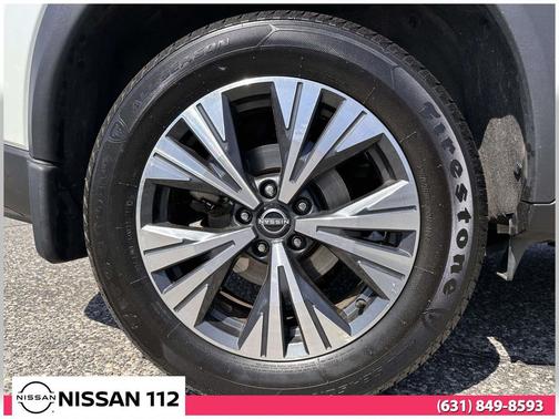 Pearl White Tricoat 2023 Nissan Rogue SV