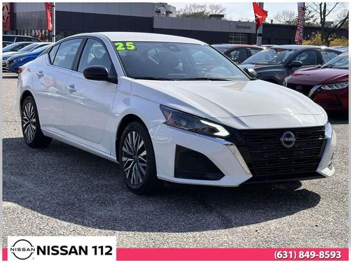 Glacier White 2025 Nissan Altima 2.5 SV