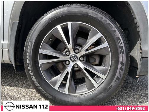 Celestial Silver Metallic 2017 Toyota Highlander LE