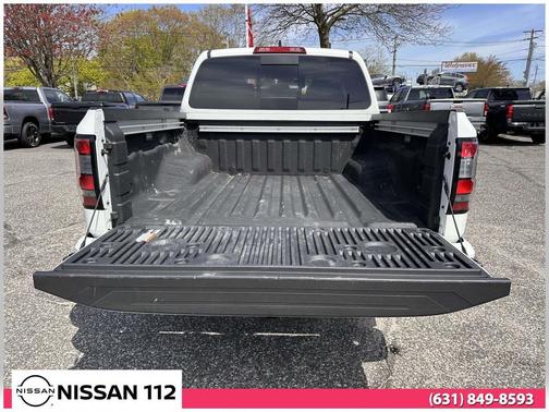 Glacier White 2024 Nissan Frontier SV