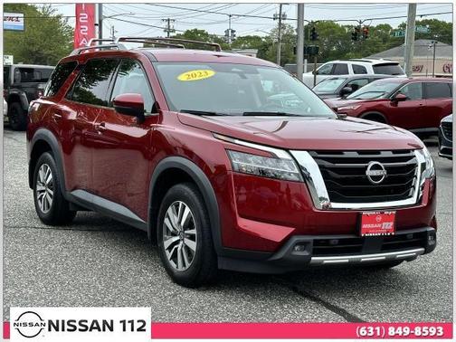 2023 Nissan Pathfinder SL