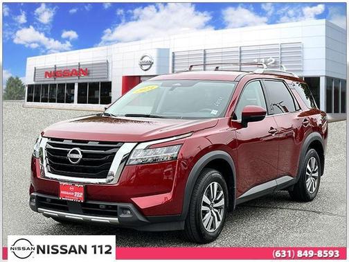 2023 Nissan Pathfinder SL