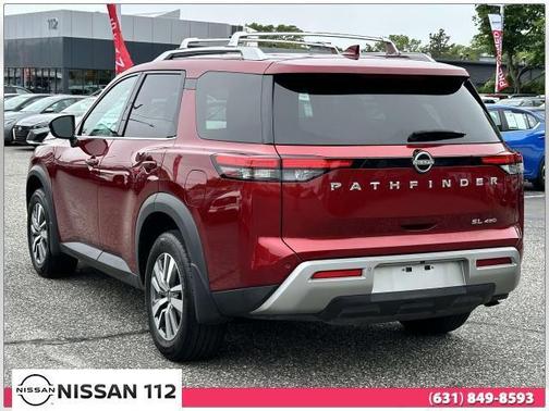 2023 Nissan Pathfinder SL