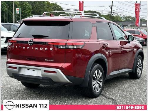2023 Nissan Pathfinder SL