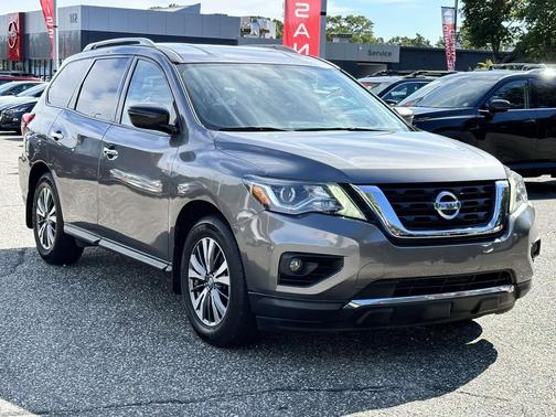 2019 Nissan Pathfinder SV