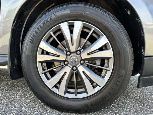 2019 Nissan Pathfinder SV