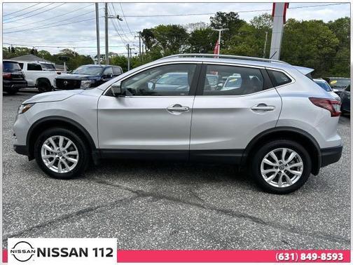 2022 Nissan Rogue Sport SV