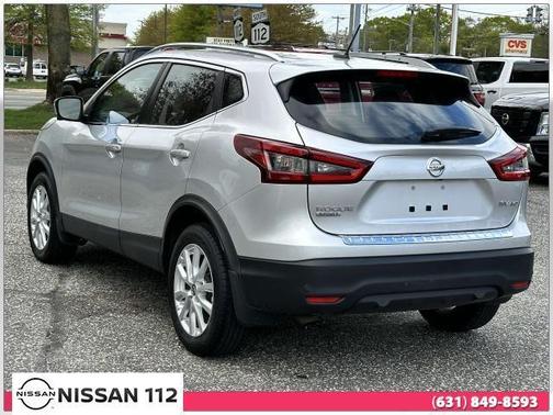 2022 Nissan Rogue Sport SV