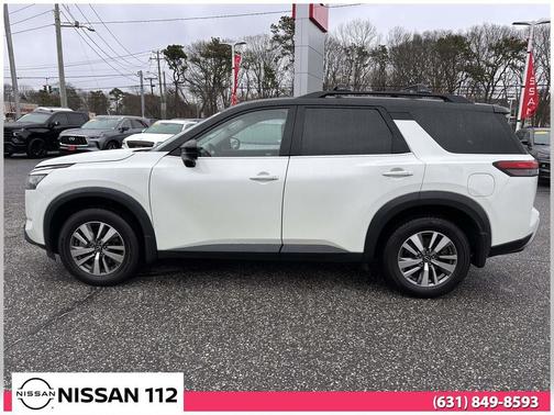 Pearl White 2023 Nissan Pathfinder SL 4WD