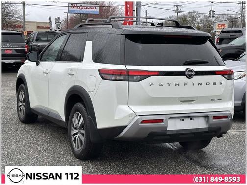 Pearl White 2023 Nissan Pathfinder SL 4WD