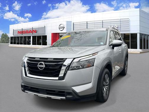 2025 Nissan Pathfinder SL 4WD