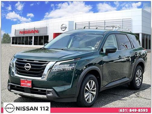 2022 Nissan Pathfinder SL