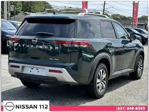 2022 Nissan Pathfinder SL