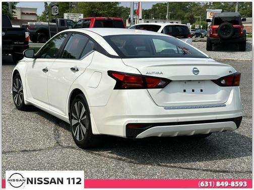 2022 Nissan Altima 2.5 SV