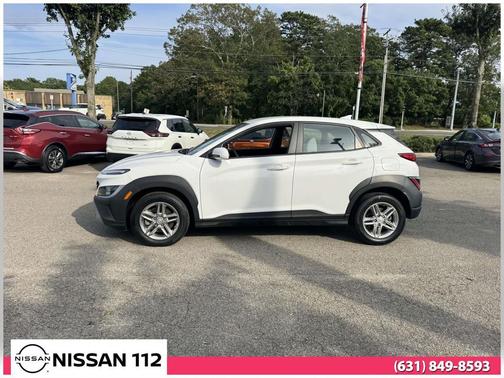2022 Hyundai KONA SE