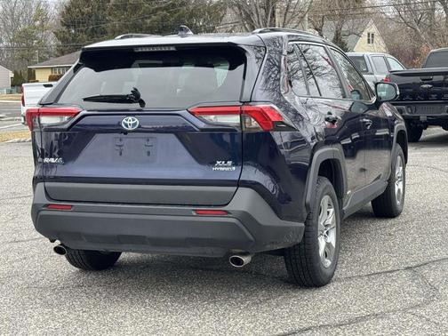 2024 Toyota RAV4 Hybrid XLE