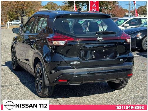 2022 Nissan Kicks SV