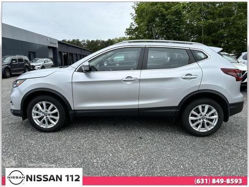 2022 Nissan Rogue Sport SV