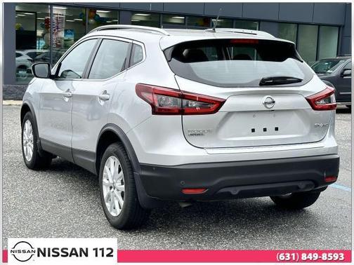 2022 Nissan Rogue Sport SV