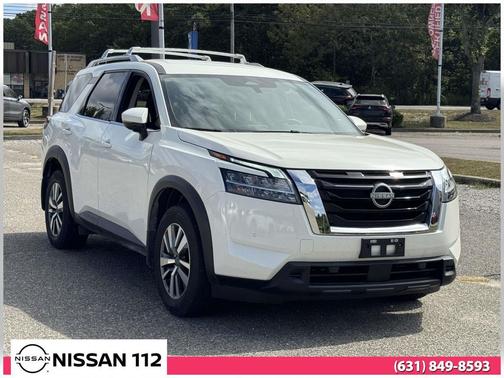 2024 Nissan Pathfinder SL