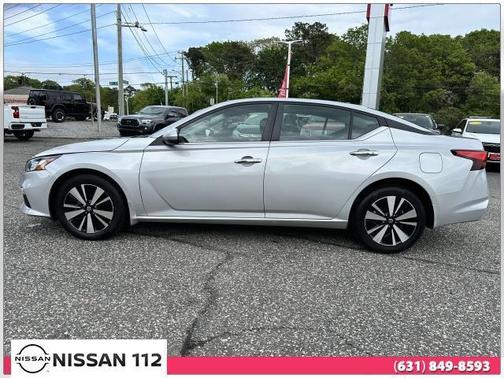 2022 Nissan Altima 2.5 SV