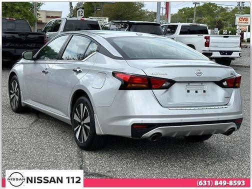 2022 Nissan Altima 2.5 SV