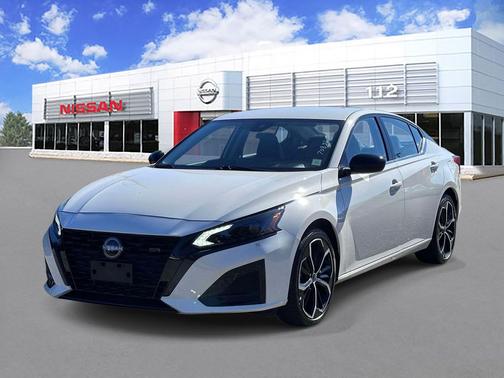 Glacier White 2026 Nissan Altima SR FWD