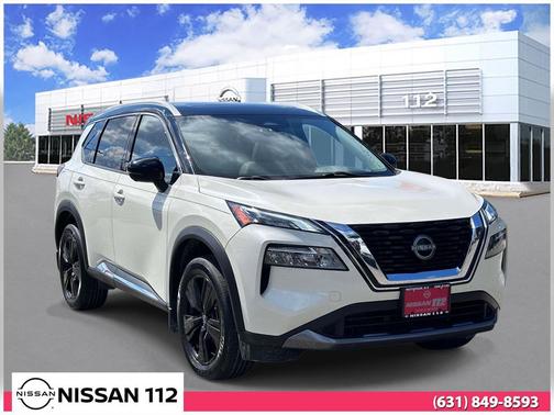 Pearl White Tricoat/Super Black 2023 Nissan Rogue SL