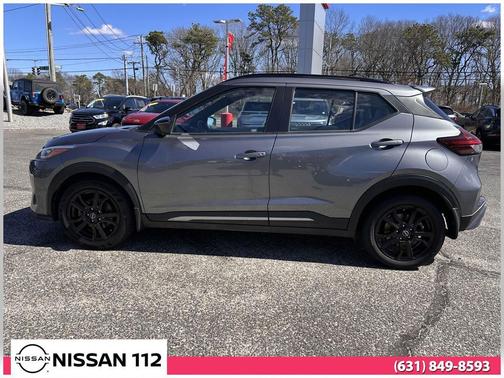 Gun Metallic 2024 Nissan Kicks SR