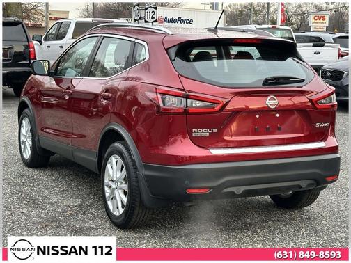 2022 Nissan Rogue Sport SV
